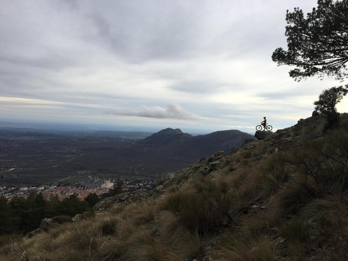 B&B Yeguada La Parrilla El Escorial Luaran gambar